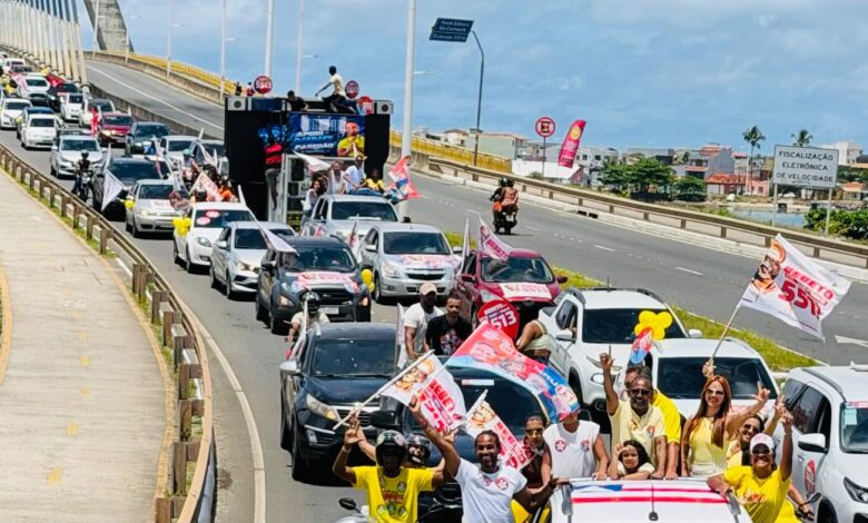 Bebeto durante a Carreata da Vitória em Ilhéus em 3 de outubro de 2026
